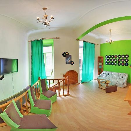 Chemodan Hostel Odessa Buitenkant foto