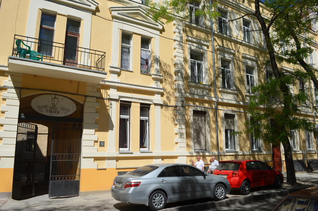 Chemodan Hostel Odessa Buitenkant foto