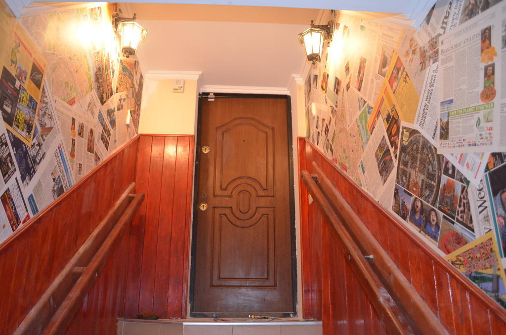 Chemodan Hostel Odessa Buitenkant foto