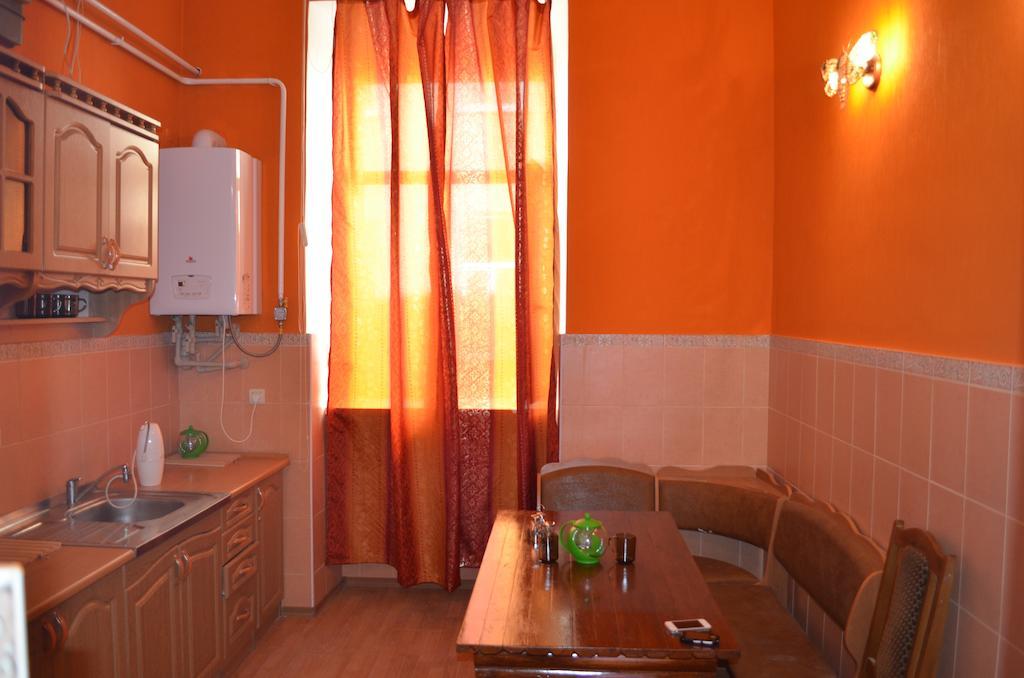 Chemodan Hostel Odessa Buitenkant foto