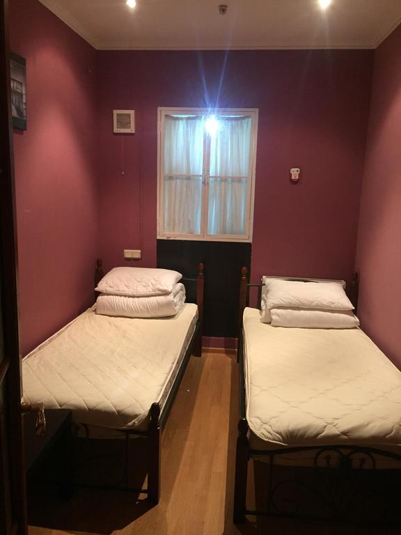 Chemodan Hostel Odessa Buitenkant foto
